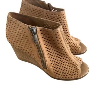 Lucky Brand Women’s Jazspur Tan Wedge Ankle Boots